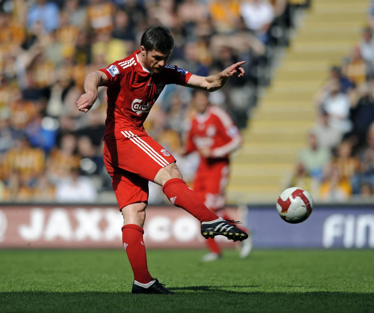 Xabi Alonso pictured playing for Liverpool during the 2008/09 season
